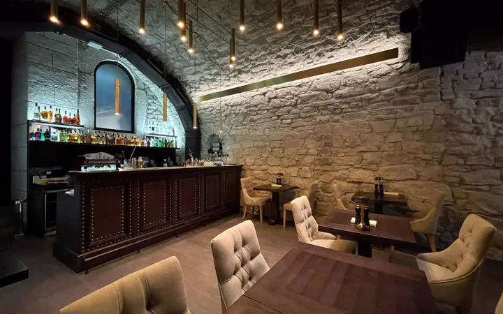 Gewölbekeller, Bar — Deutschschweiz