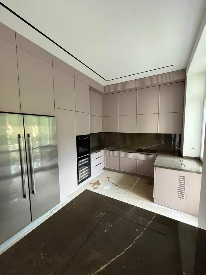 Kitchen, dark fronts — Zurich